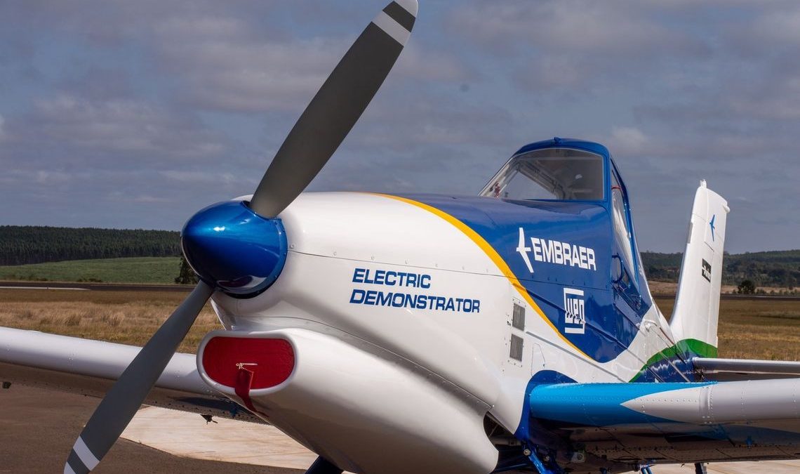 Embraer divulga fotos de protótipo de avião com propulsão elétrica