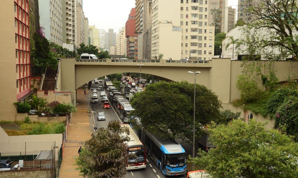 Greve de motoristas afeta circulação de ônibus em São Paulo