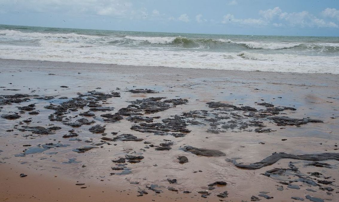 Sergipe é segundo estado em situação de emergência por mancha de óleo