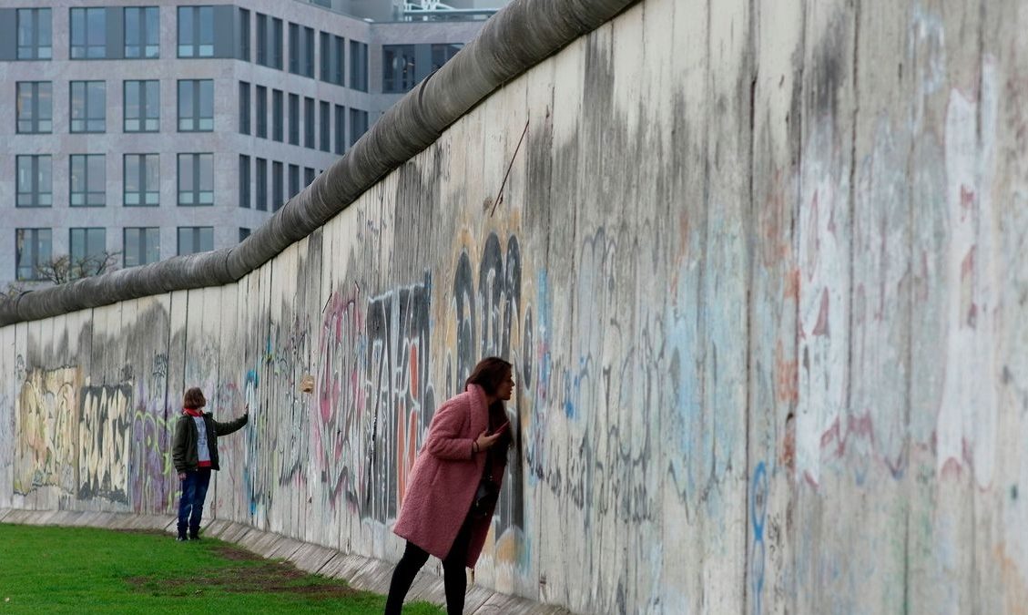 Queda do Muro de Berlim faz 30 anos: veja relatos de quem esteve lá