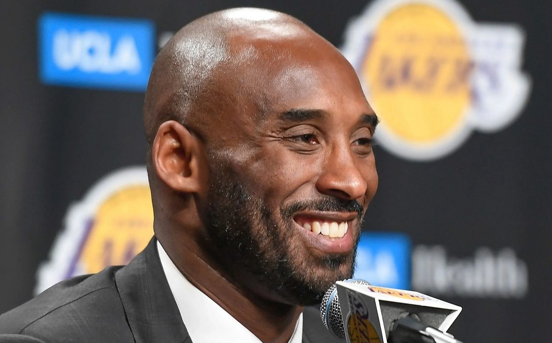 Kobe Bryant, ex-astro da NBA, morre em queda de helicóptero nos EUA