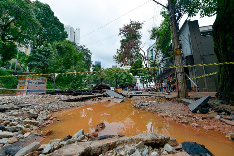 Número de mortes pelas chuvas chega a 55 em Minas Gerais