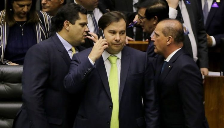 Agenda enviada por Bolsonaro inclui revisão de regras do funcionalismo