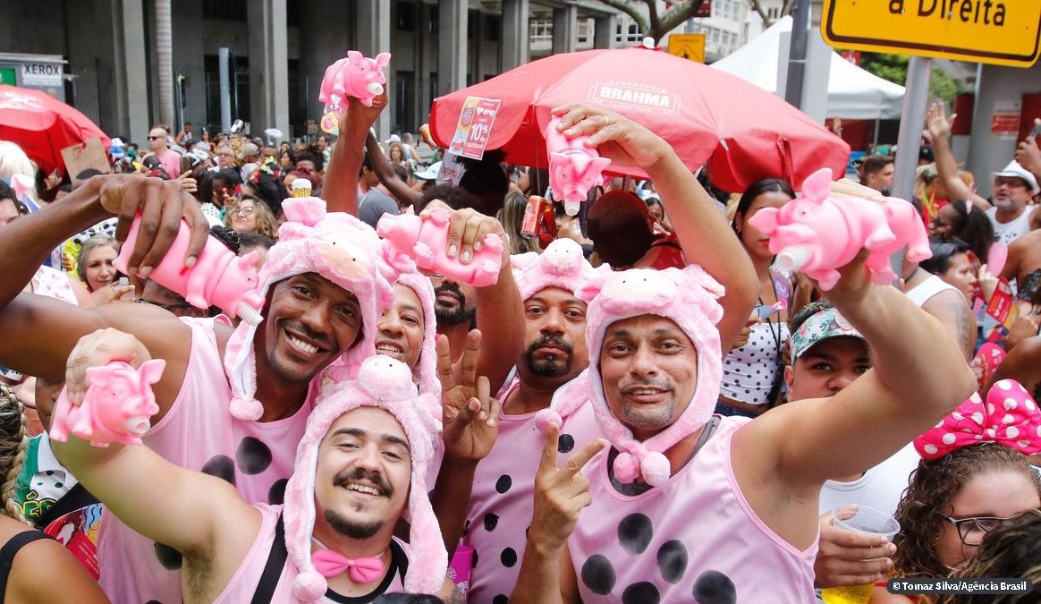 Carnaval de rua reúne 6,4 milhões de pessoas no Rio