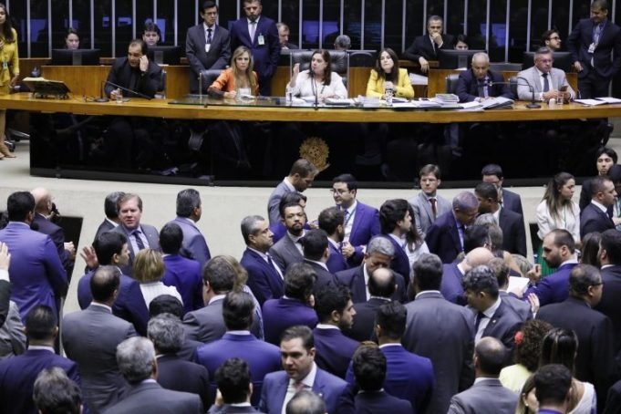 Governo tenta reverter derrota de R$ 20 bilhões