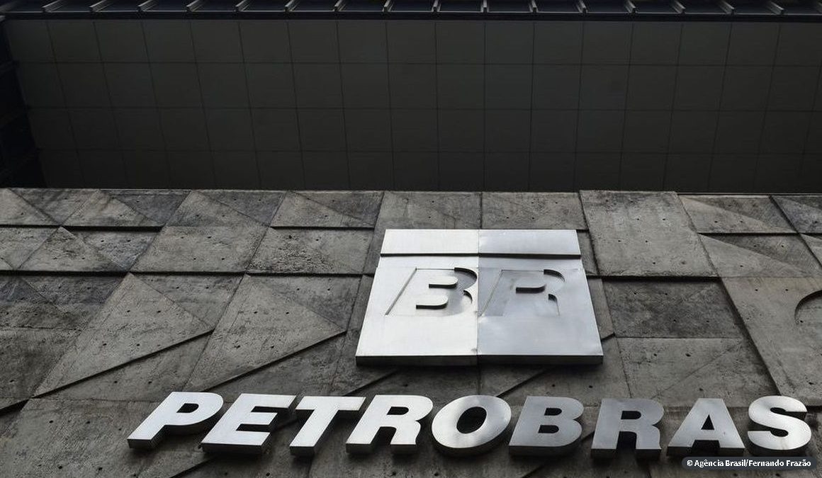 Erro do governo faz Petrobrás campeã em desvalorização