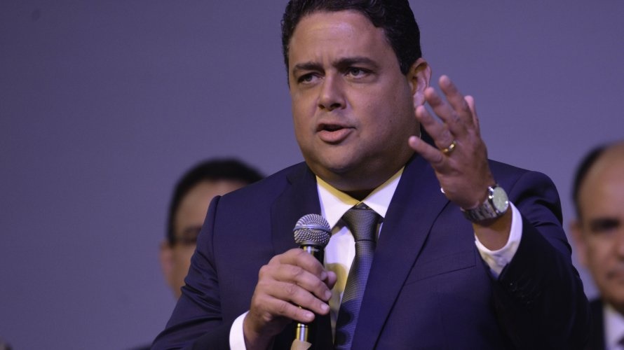 Cogitado por Bolsonaro, estado de sítio por coronavírus é inconstitucional, diz OAB