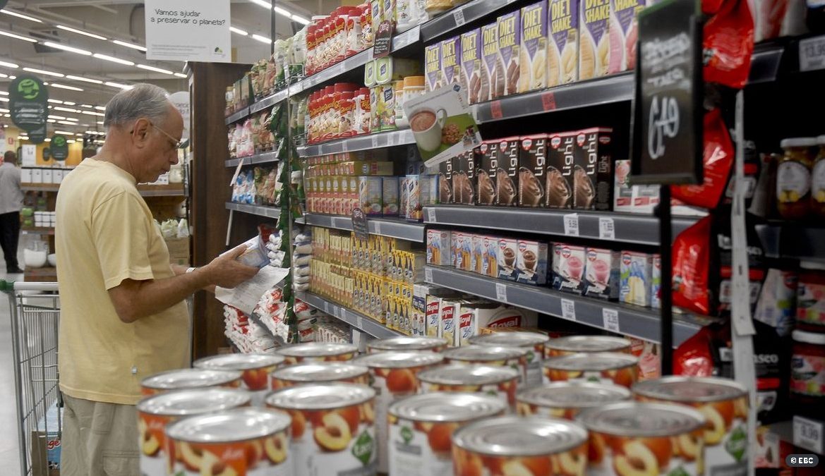 Vendas em supermercados sobem 15,8% em fevereiro