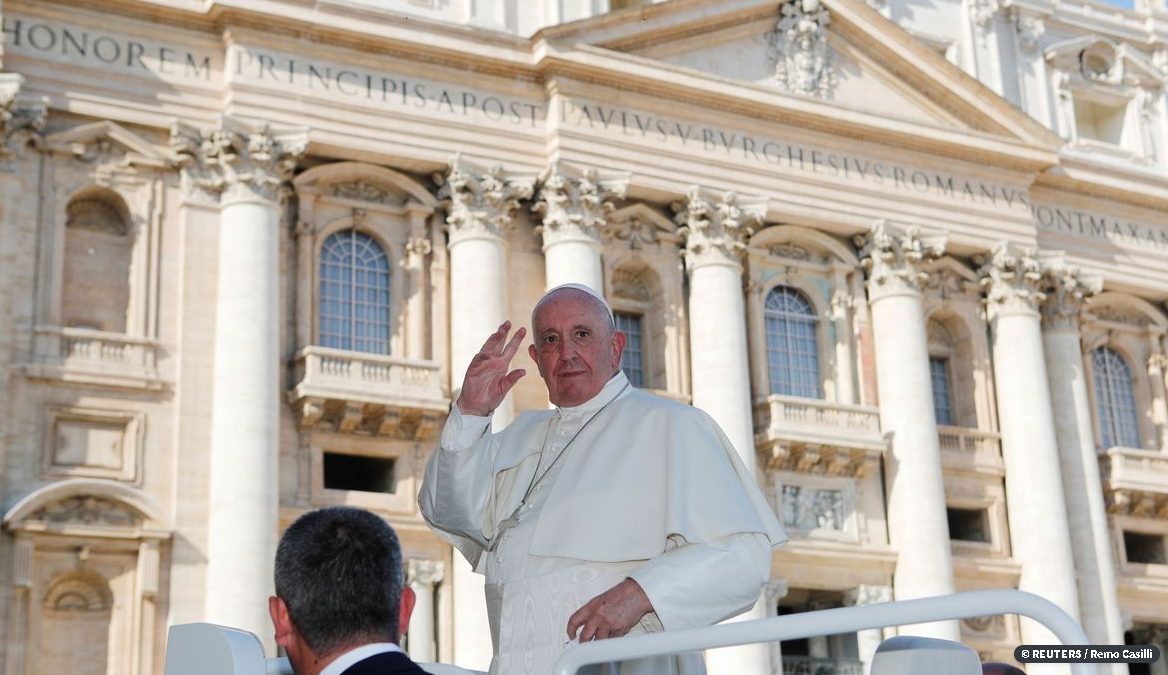 “Sejam mensageiros da vida em tempos de morte”, diz o papa