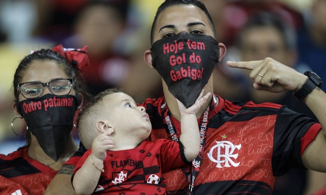 Flamengo segue trabalhando para fortalecer o elenco