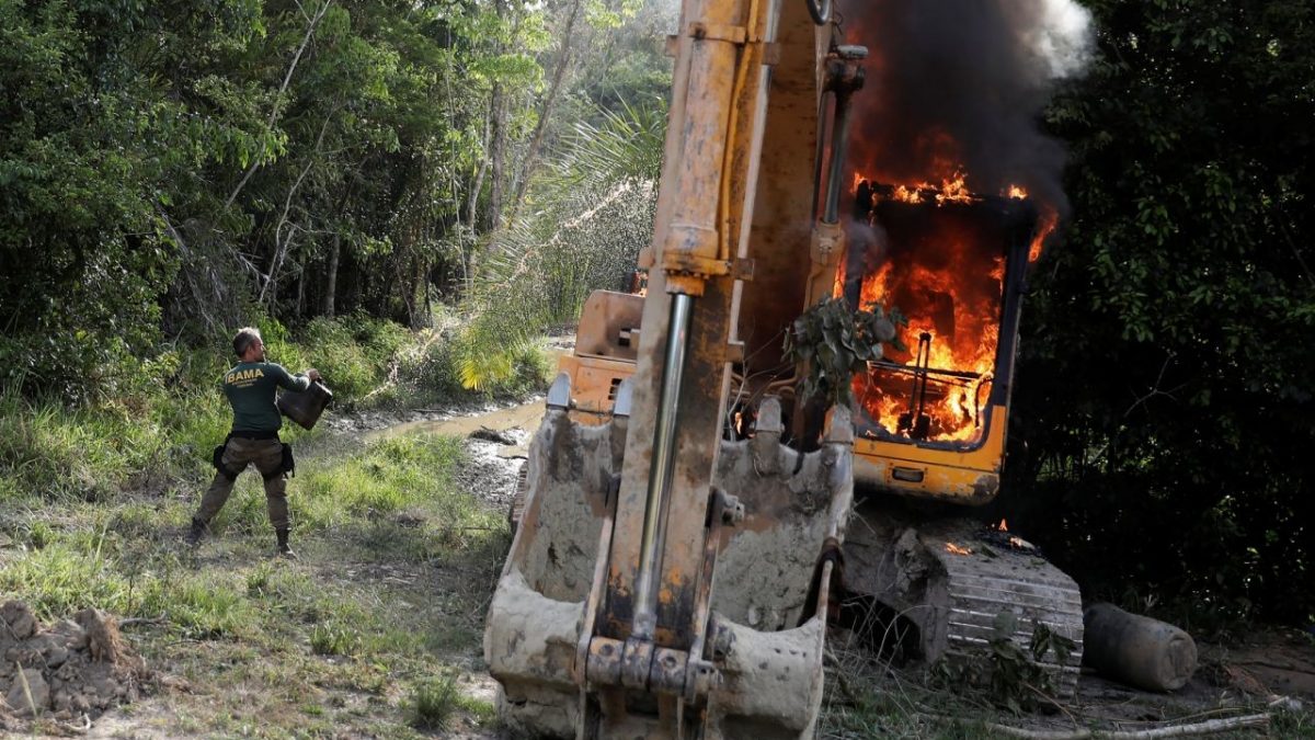 Bolsonaro cobrou explicações de Moro sobre destruição de máquinas em ação contra garimpo ilegal