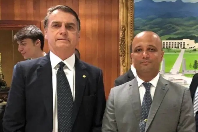 Líder do governo na Câmara diz que “facada” em Paulo Guedes foi determinação de Bolsonaro