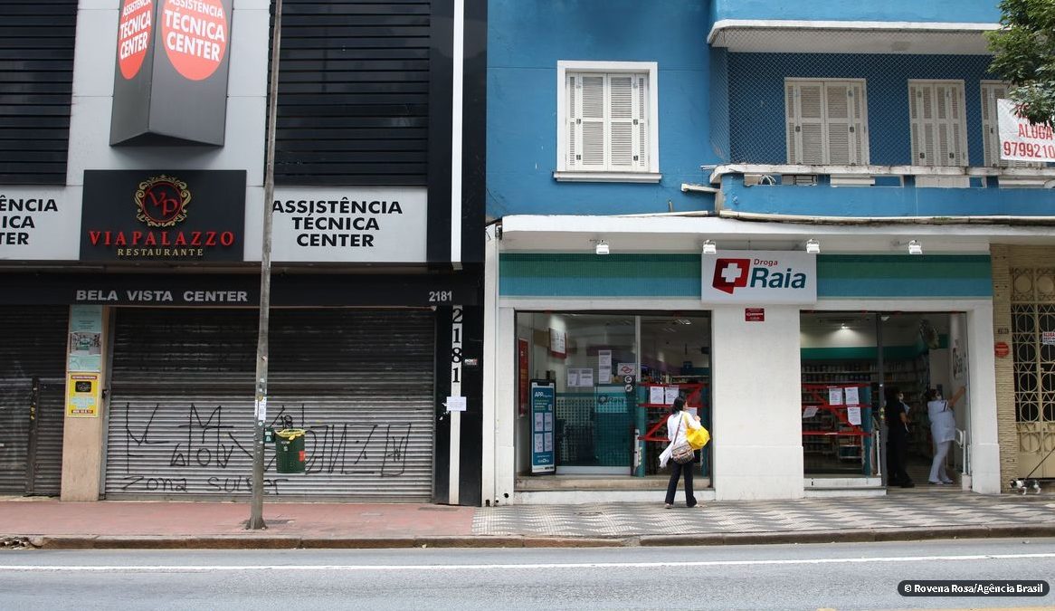 Prefeitura do Rio regulamenta realização de testes rápidos em farmácia
