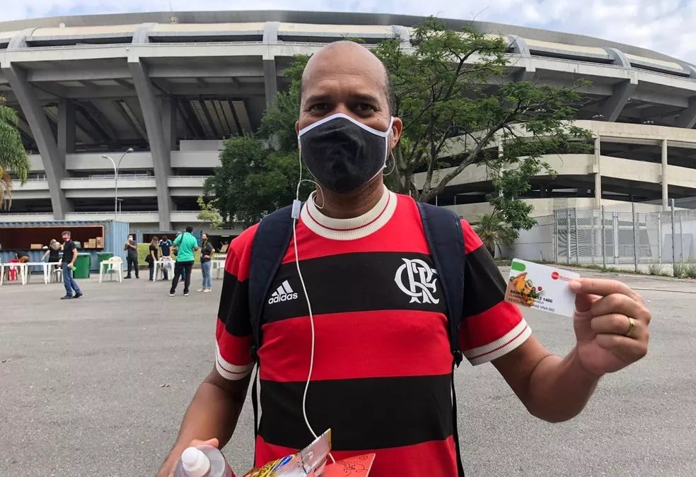 Fla distribui cartão alimentação e equipamentos de proteção no Maracanã