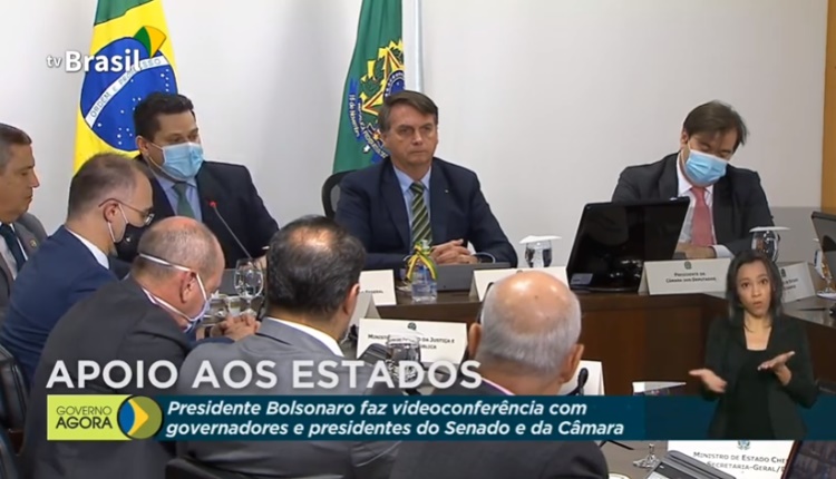 Bolsonaro sancionará congelamento salarial para todos os servidores