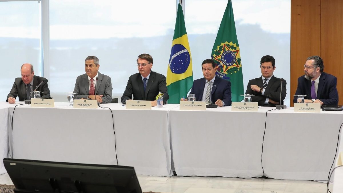 PT lança vídeos pedindo impeachment e acusa Bolsonaro de querer guerra civil