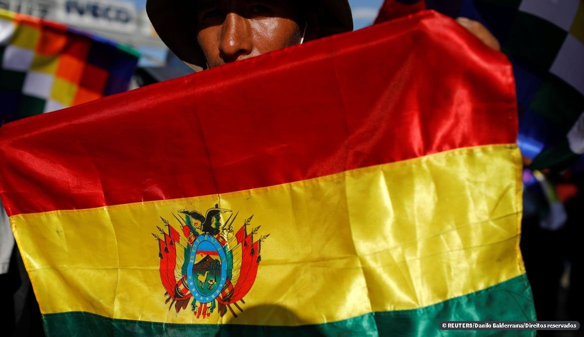 Presidente interina da Bolívia marca eleições para 6 de setembro