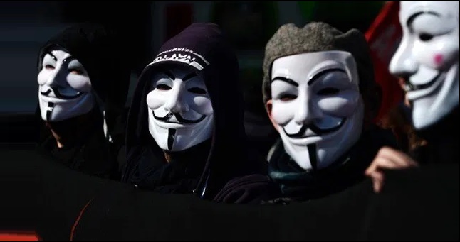 Quem são os hackers do Anonymous que divulgaram dados de Bolsonaro e aliados