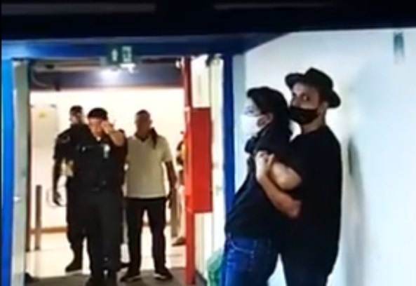 Homem armado com faca invade sede da TV Globo e faz repórter refém