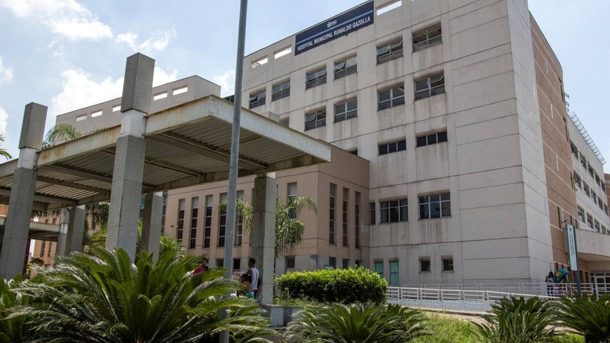 Após fala presidencial nas redes, arruaceiros invadem e depredam hospital