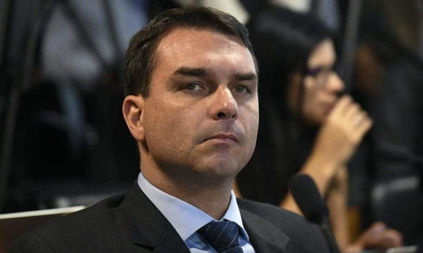 Se for condenado por “rachadinhas”, Flávio Bolsonaro deve perder cargo no Senado, defende Ministério Público
