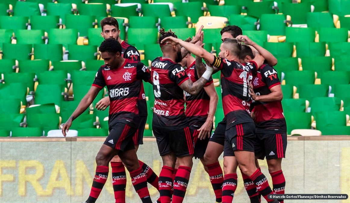 Flamengo vence Fluminense no primeiro jogo da final