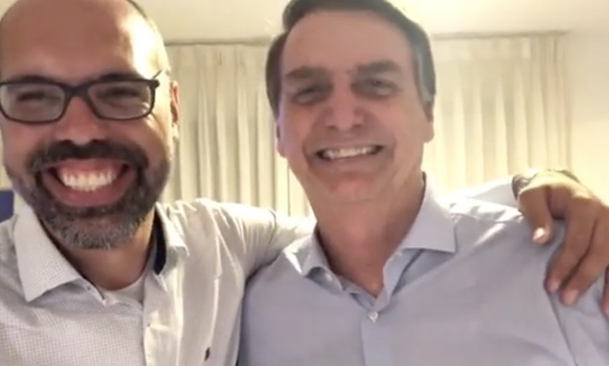 Defender Bolsonaro enriquece youtubers, que ganham até R$ 150 mil ao mês