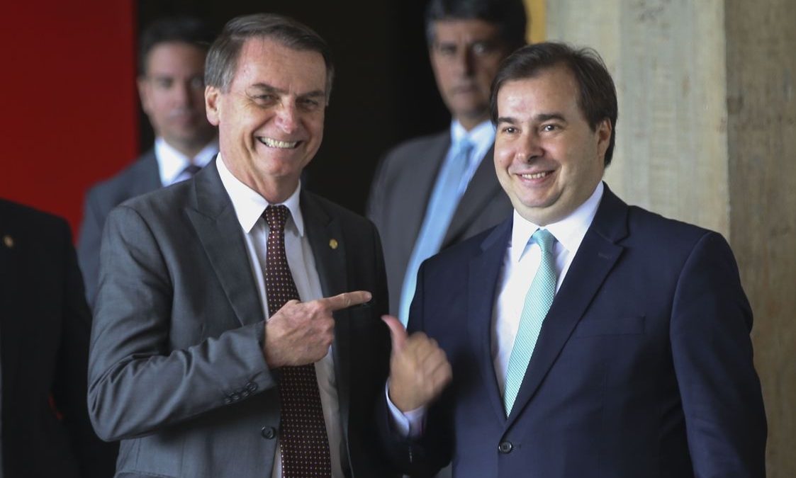 OPINIÃO – Se não tiram Bolsonaro com 48 pedidos de impeachment, então que saia o presidente da Câmara, Rodrigo Maia!