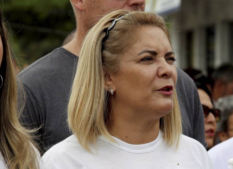 Ex-mulher de Bolsonaro comprou 14 imóveis enquanto casada e pagou parte em dinheiro vivo