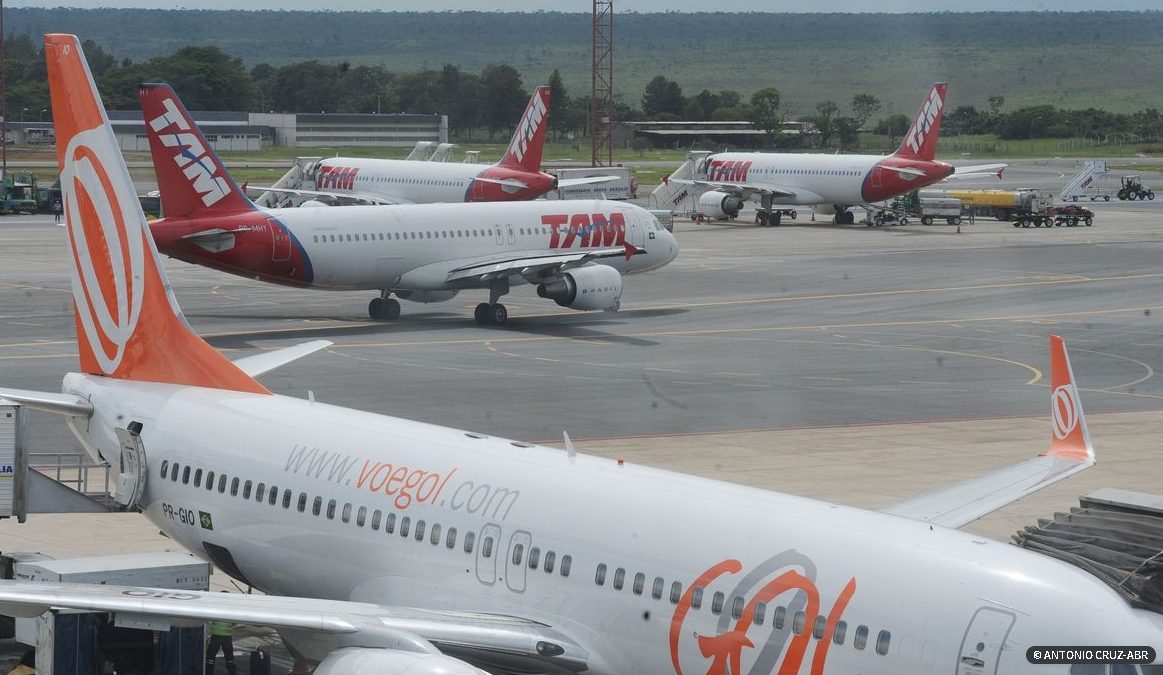 Mais de 700 mil pessoas devem movimentar os aeroportos no feriado