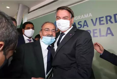 Imprensa internacional repercute e diz que dinheiro na cueca de senador foi ‘golpe na imagem de Bolsonaro’