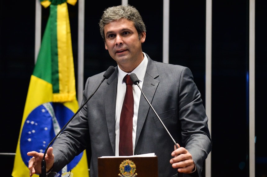 Justiça Eleitoral do Rio cassa candidatura de Lindbergh para vereador em decisão que contraria TSE