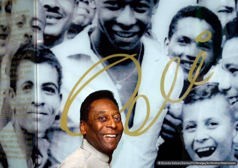 Pelé agradece mensagens de felicitação por seus 80 anos