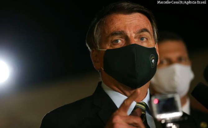 Após pressão, Bolsonaro recua e revoga decreto sobre privatização no SUS