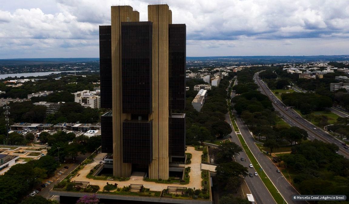 Senado aprova projeto de autonomia do Banco Central