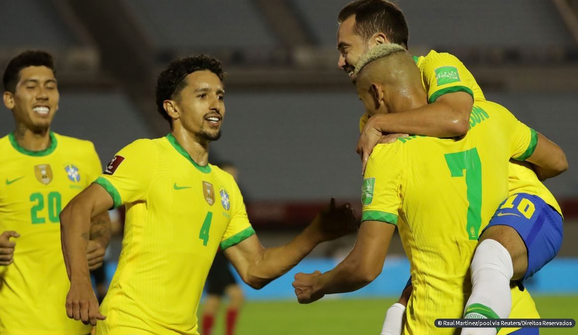 Brasil vence Uruguai e segue 100% nas eliminatórias da Copa do Mundo