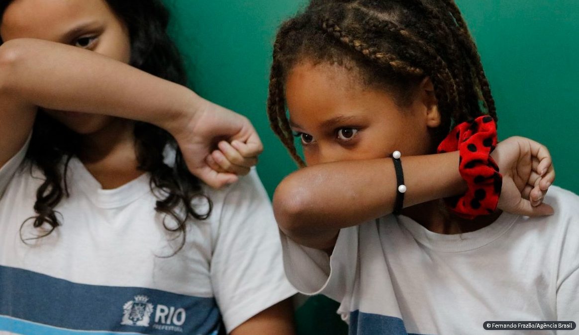 Professores da rede municipal do Rio mantêm greve