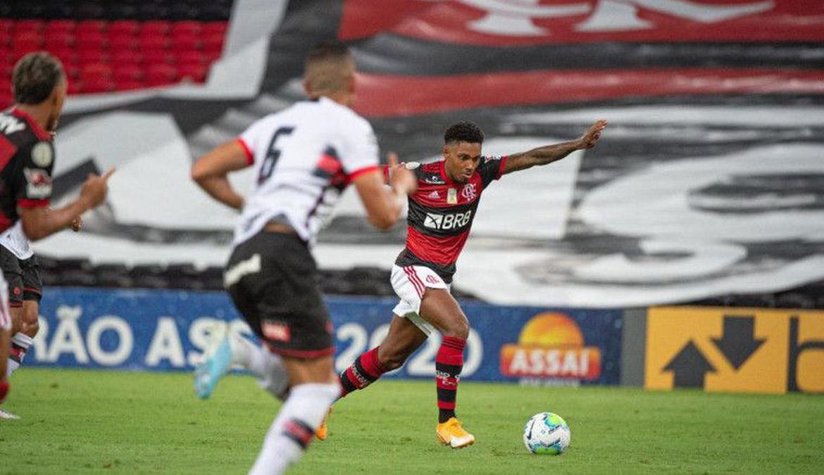 Flamengo sai na frente, mas cede o empate para o Atlético-GO no Maraca