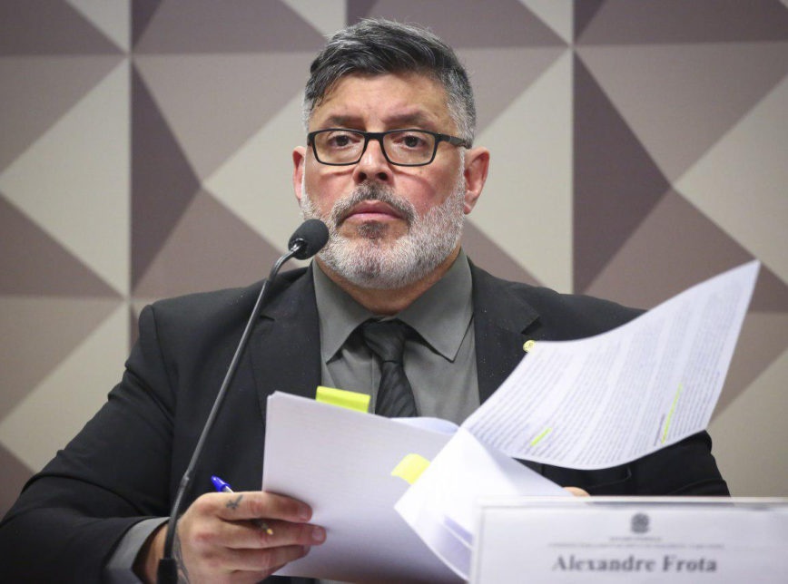 Frota pede “desculpas” a Lula e diz que Justiça está “reparando erros”