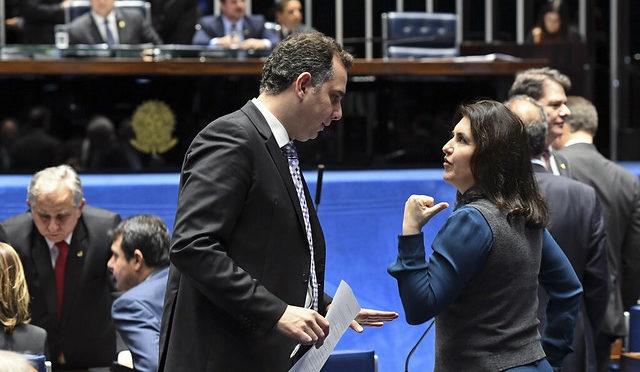 PSDB libera senadores para votarem em Simone ou Pacheco