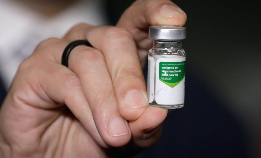 Vacina do Butantan será distribuída a todos os Estados, diz governo; Taxa de eficácia divulgada da CoronaVac iguala a de vacinas em uso no Brasil