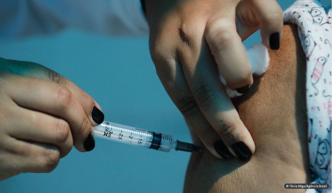 Anvisa atualiza andamento de análises de vacina contra covid-19