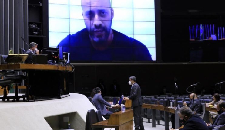 Câmara decide acompanhar STF e manter Daniel Silveira (PSL-RJ) preso