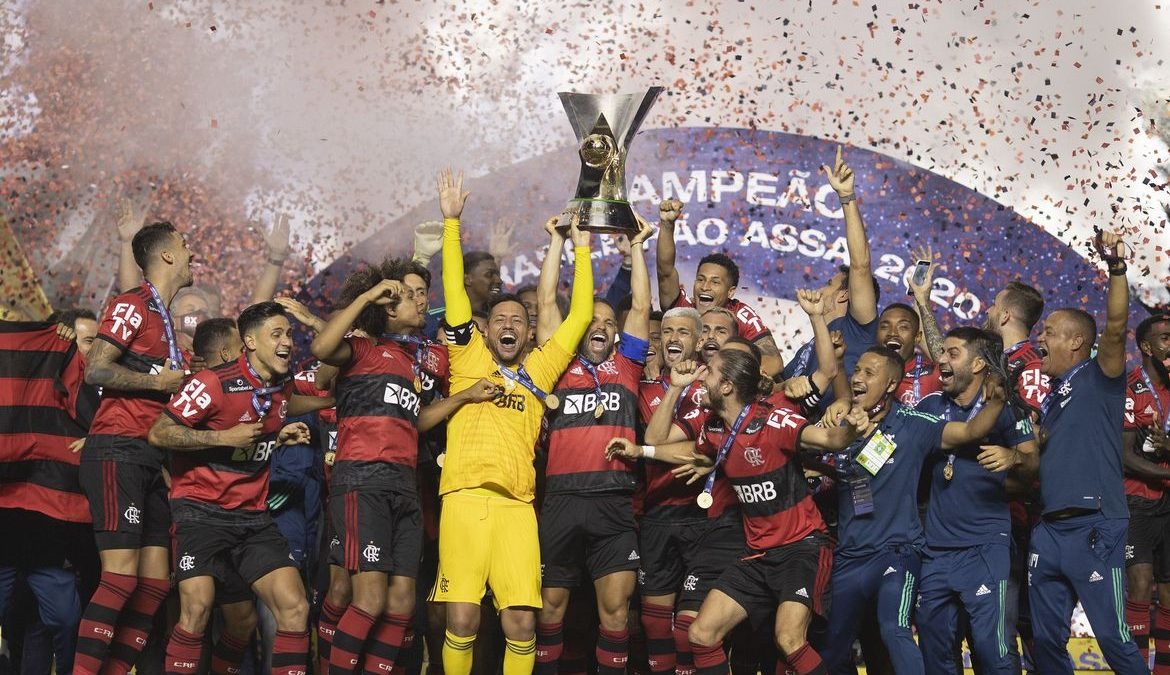 Flamengo é campeão Brasileiro e garante oitavo título da história