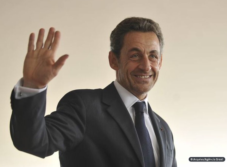 Ex-presidente francês Sarkozy é condenado à prisão por corrupção