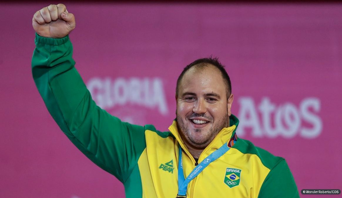 Brasileiro herda medalha de bronze do Mundial de levantamento de peso