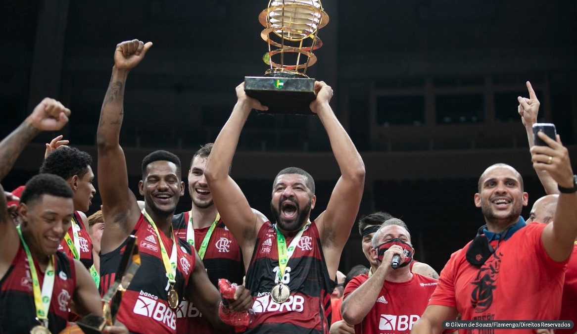 Flamengo volta a bater São Paulo e conquista heptacampeonato da NBB