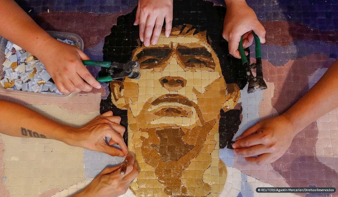 Justiça argentina começa interrogatórios sobre morte de Maradona