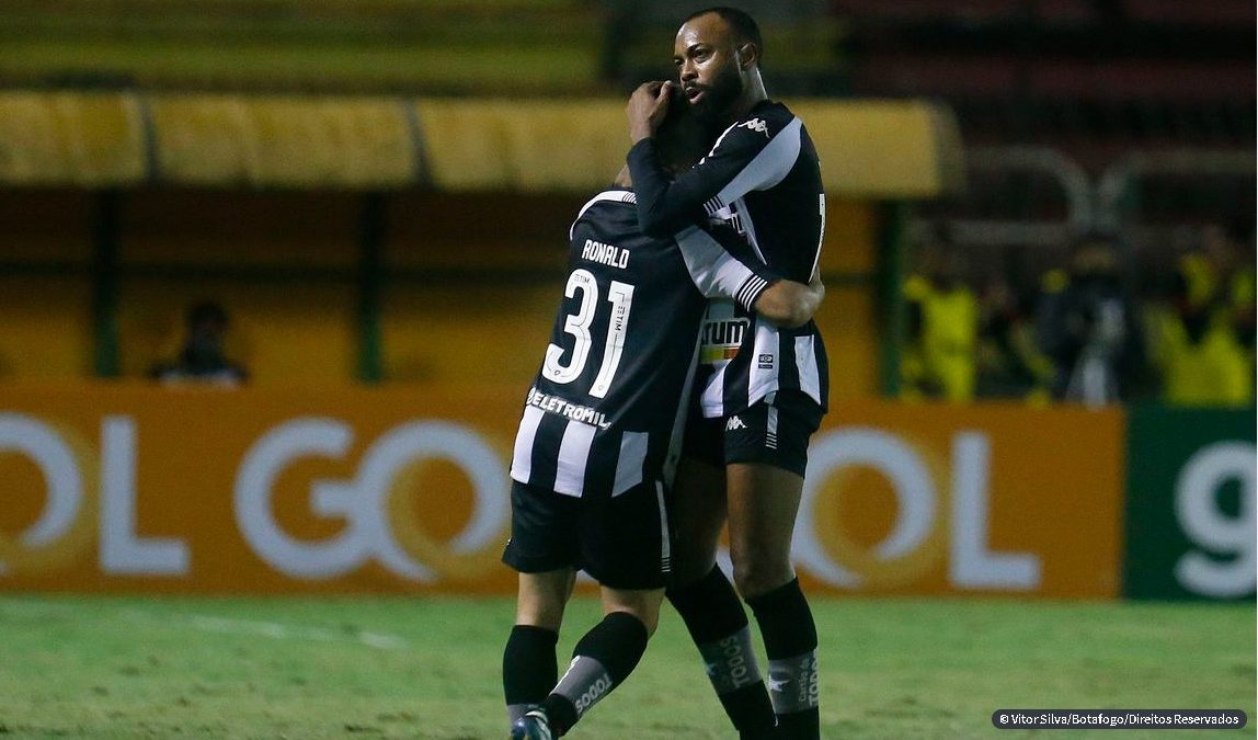 Série B: Botafogo vence Vitória e se recupera; Goiás derrota Vasco e entra no G4