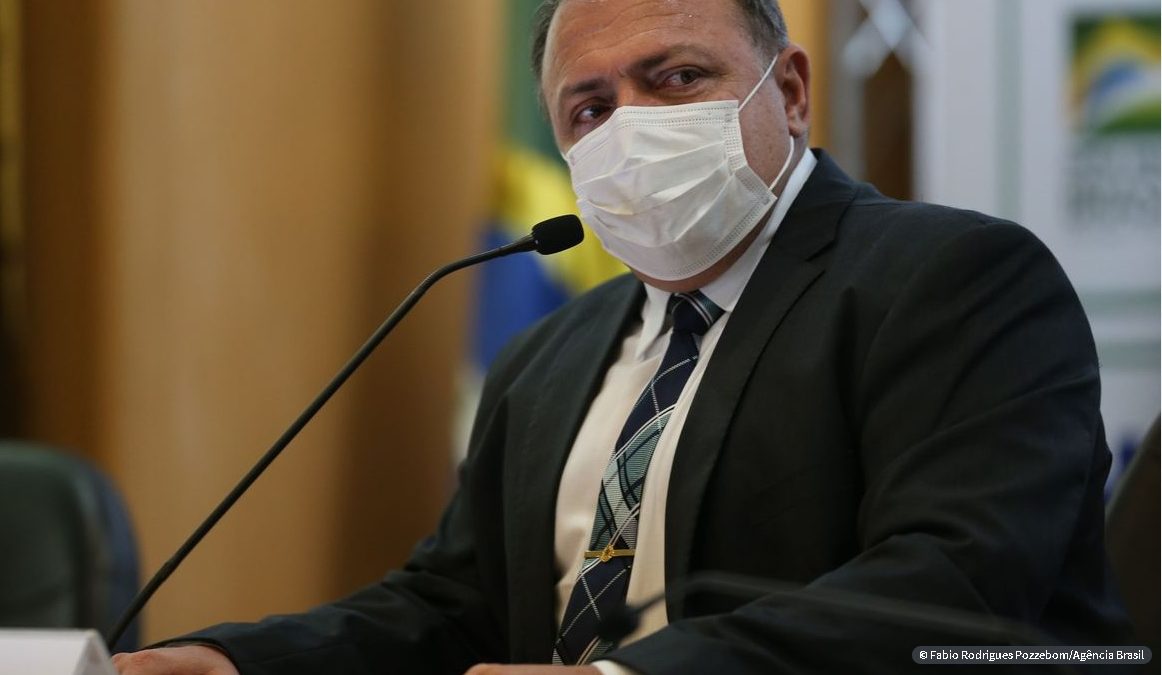 Procuradoria entra com ação de improbidade contra ex-ministro Pazuello